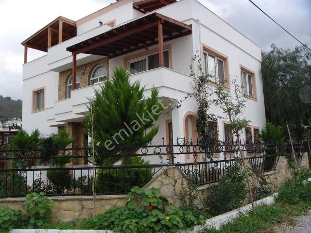 Karabağda 4+2 + Bakıcı Odalı Geniş Dublex