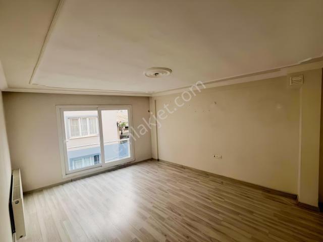 Karabağlar Mahallesinde Doğalgazlı 3+1 Ebeveyn Banyolu Kiralık