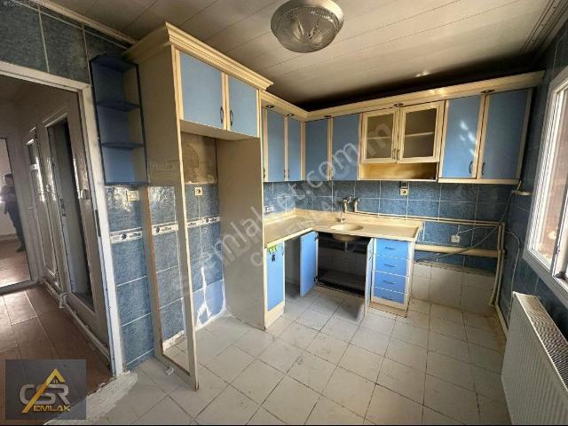Karabağlar Mahallesi'nde Kiralık 1+1 Geniş Balkonlu Daire