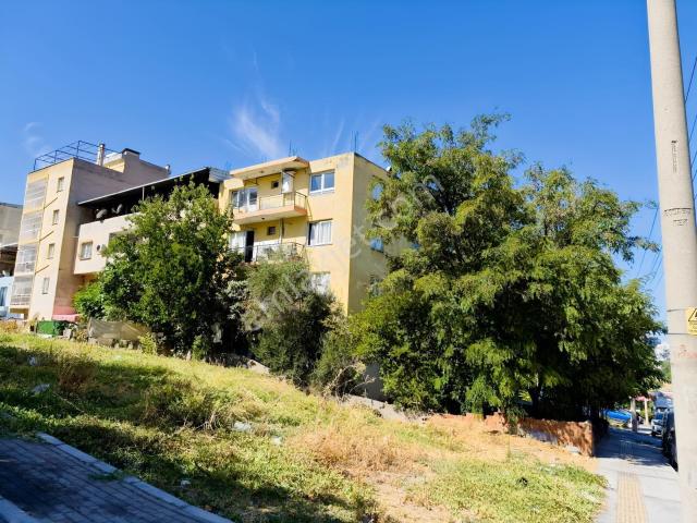 Karabağlar Metin Oktay'da Deniz Manzaralı 4 Katlı Bina Ve Arsa
