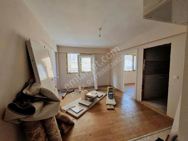 Karabağlar Aydın Mahallesinde 1+1 Satılık Daire