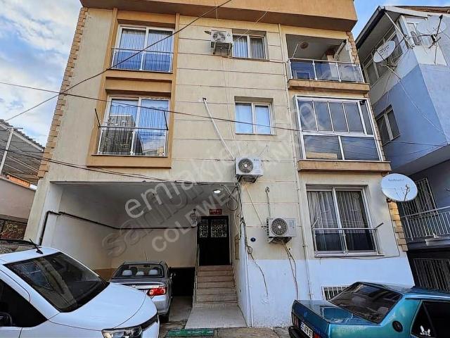 Karabağlar Aydın Mahallesinde Merkezi Konumda 2+1 Daire