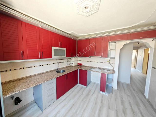 Karabağlar Çalıkuşu Mahallesi'nde Ferah 3+1 Kiralık Daire