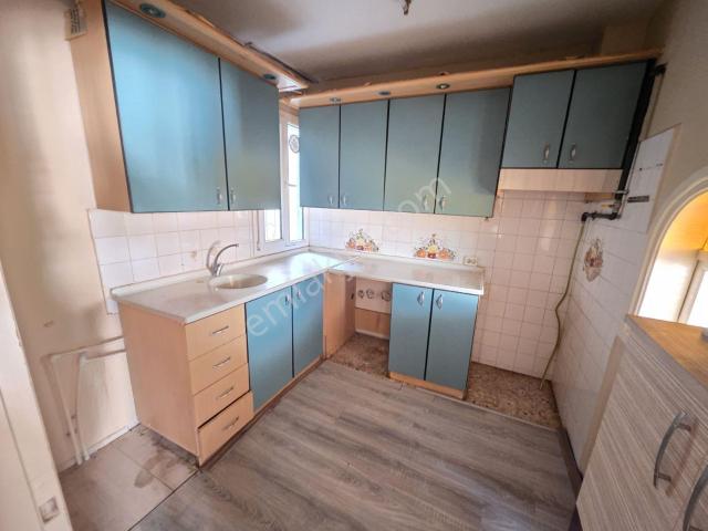 Karabağlar Bel. Yeşillik Cad. Yakını 2+1 Kiralık Kombili Daire
