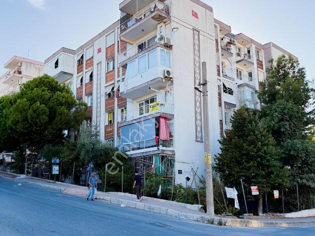 Karabağlar Devrim Mah. 3+1 130 M2 Asansörlü Doğalgazlı Kiralık