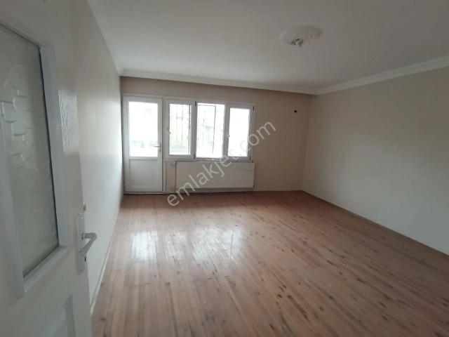 Karabağlar Devrim Mah. Eskiizmir Cuma Pazar Yeri Yakını 2+1 120 M2 Doğalğazlı Kiralık Daire