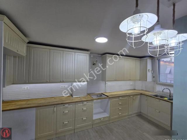 Karabağlar Fahrettin Altay Mah. Doğalgazlı Kiralık 2+1 Daire