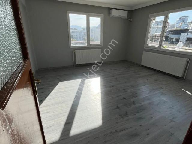 Karabağlar Günaltay Mah. Doğalgazlı Kiralık 2+1 120m2 Daire
