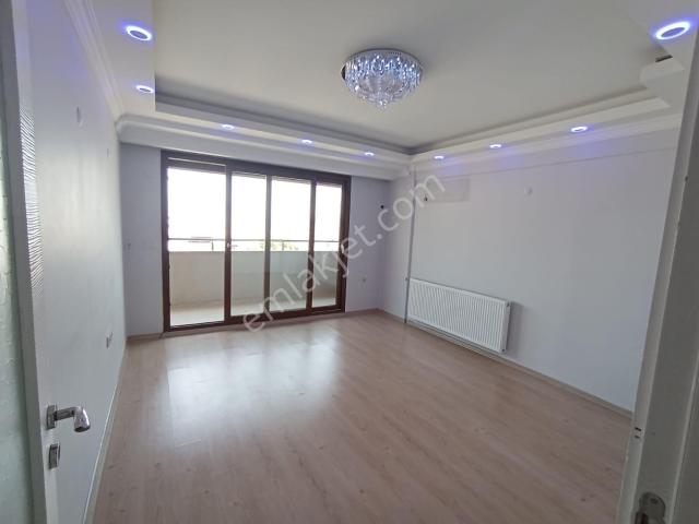 Karabağlar Günaltay Mah. Site İçinde 3+1 125 M2 Asansörlü Doğalğazlı Kiralık Daire