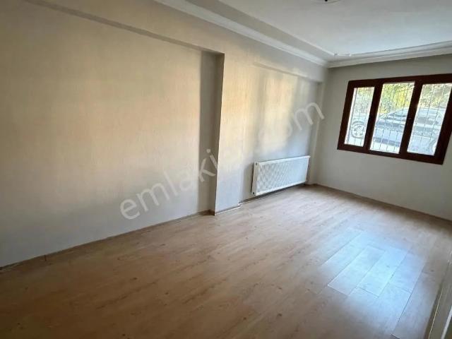 Karabağlar Refe Bele Mahallesinde Okul Yanı 2+1 Doğalgazlı Güneş Alan Avantajlı Daire