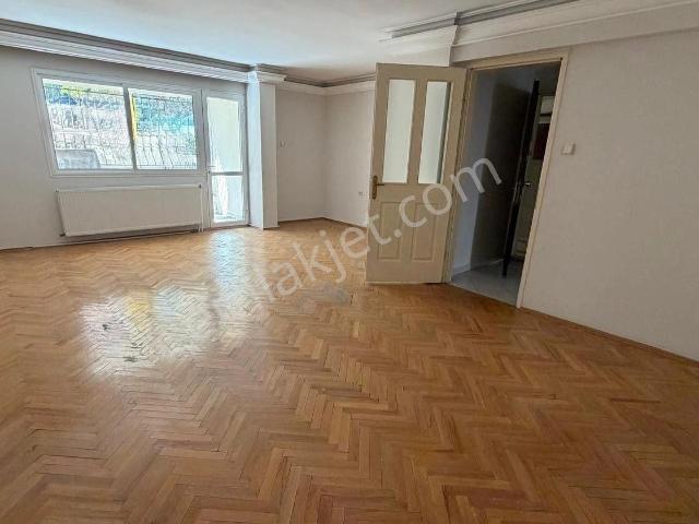 Karabağlar Reis Mahallesinde Geniş 2+1 Otoparklı Doğalgazlı Kiralık Daire