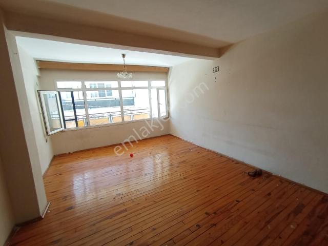 Karabağlar Selvili Mah. Eserkent Yakını 120 M2 3+1 Daire Kiralık