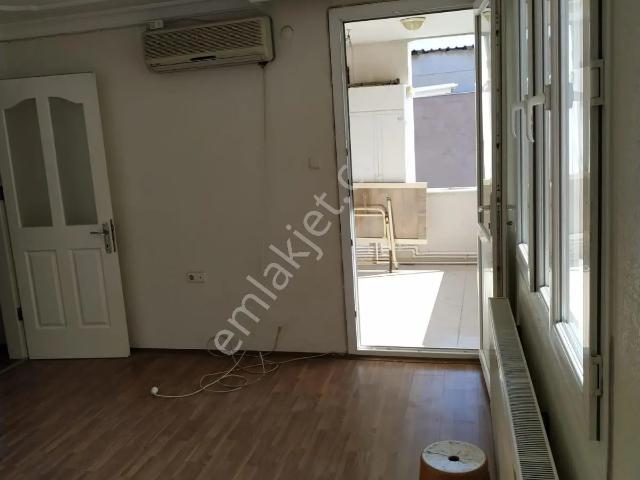 Karabağlar Sevgi Mah. 2+1 120 M2 Doğalğazlı Kiralık Daire