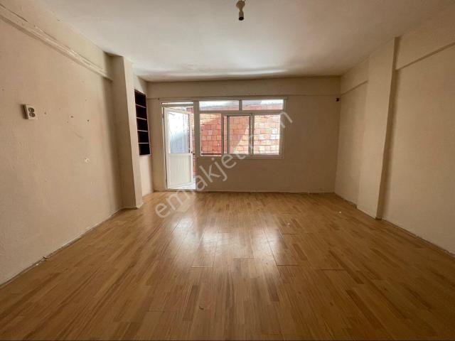 Karabağlar Sevgi Mahallesi 2+1 Geniş Balkonlu Kiralık Daire