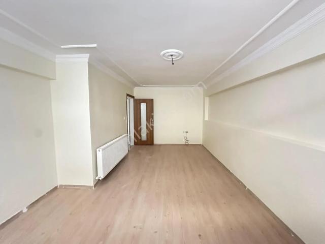 Karabağlar'da Kiralık 3+1 Ferah Ve Boş Daire