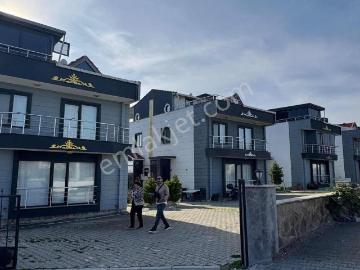 Karabiga Palmiye Evleri'nde Denize Yakın, Bakımlı Ve Geniş Villa