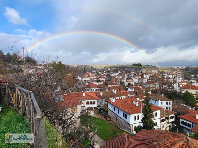 Karabük Safranbolu Çeşme Mahallesinde Tarihi Ev Ve Arsası