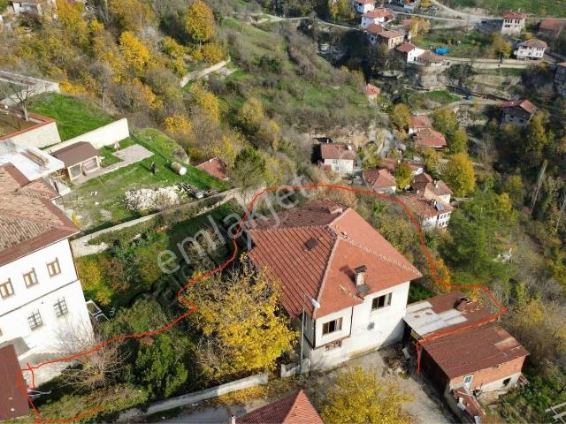 Karabük Safranbolu Barış Mah De Satılık Müstakil Bahçeli 2 Katl
