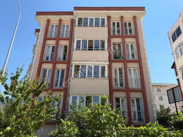Karabük 100. Yıl Mahallesinde Ara Kat Geniş 1+1 Daire Kiralıktır