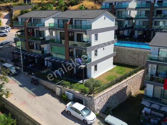 Karaburun Elif Sitesi'nde | Kapanmaz Deniz Manzaralı | 2+1
