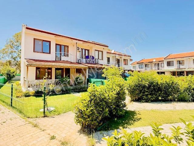 Karaburun Karareis Mavi Yaşam Sitesi Satılık Full Eşyalı Villa.
