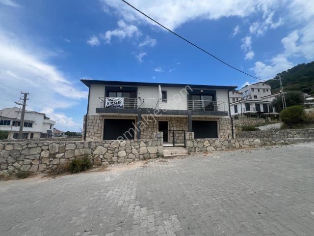 Karaburun İskelede Denize 100 M De 2+1 Daire