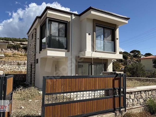 KARABURUN SAİP YALI MEVKİİ DENİZE 150 MT MÜSTAKİL 3+1 VİLLA