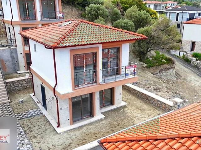 Karaburun Saip Köyünde 3+1 Müstakil Dubleks Villa