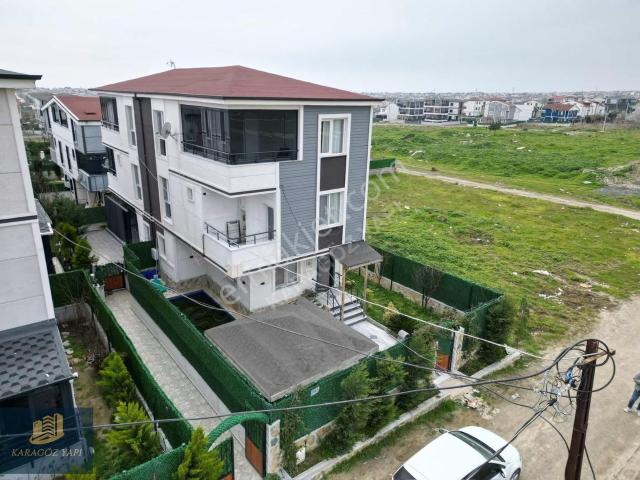 Karagöz Yapı havuzlu Geniş Kullanım Merkezi Konum Tripleks Villa