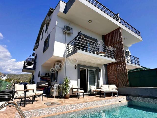 Karagedik'te Satılık Modern İkiz Villa
