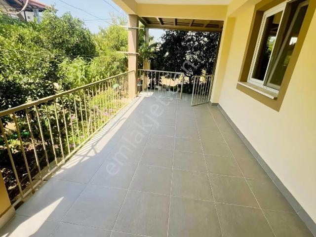 Karagedik Mahallesinde Giriş Kat Şirin Daire