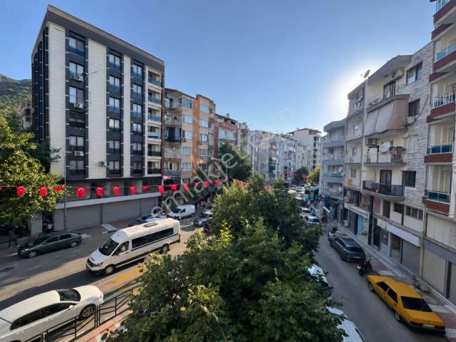 Karaköy İzmir Cad.üzeri 3+1 2.kat Asansörlü Önü Açık Ferah Daire