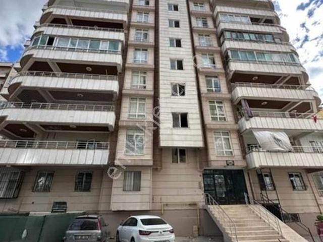 Karaköprü Çankaya Mahallesinde Kiralık 4 Odalı Temiz Ara Kat