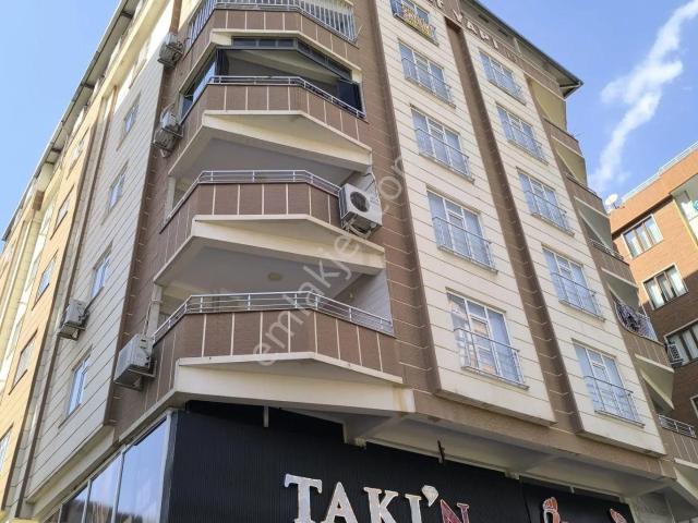 Karaköprü Akpıyar'da Geniş Teraslı 4+4 Kiralık Dubleks