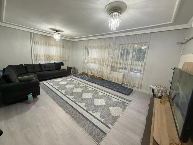Karaköprü Belediye Yanı Genis 3+1 Bahçeli Giriş Kat Bakımlı Daire