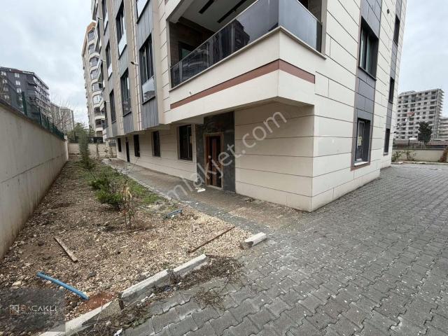 Karaköprü Belediyesinin Karşısında Bağımsız Girişli Daire ofis