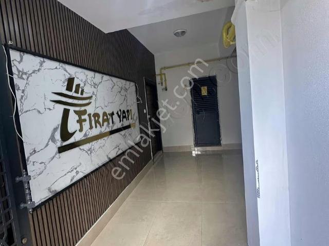 Karaköprü Seyrantepe Mahallesinde Satılık 2+0 Giriş Kat