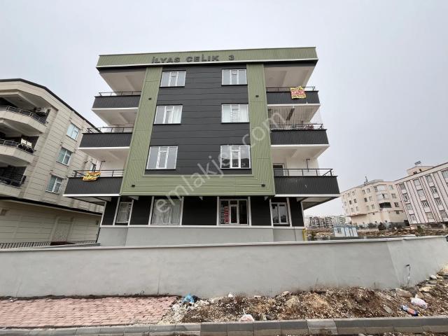 Karaköprü Seyrantepe'de Acil Satılık 2+1 Giriş Kat Daire
