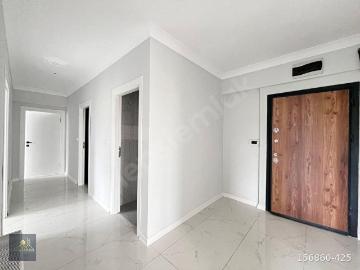 KARAKAYA EMLAK OFİSİNDEN İSTİKLALDE ARA KAT SIFIR DAİRE