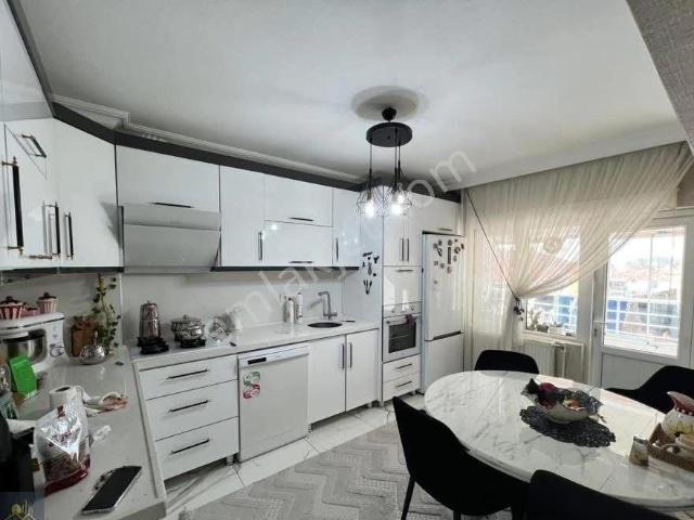 Karakaya Emlaktan Zafer Mah 3+1 Ara Kat Asansörlü Kiralık Daire