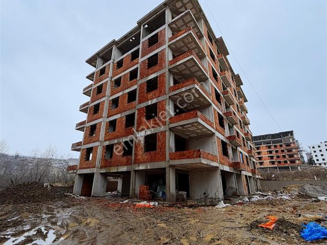 Karakaş'dan Çamurlu Mah.doğa Ve Sehir Manzaralı 2.kat 3+1 130 M2