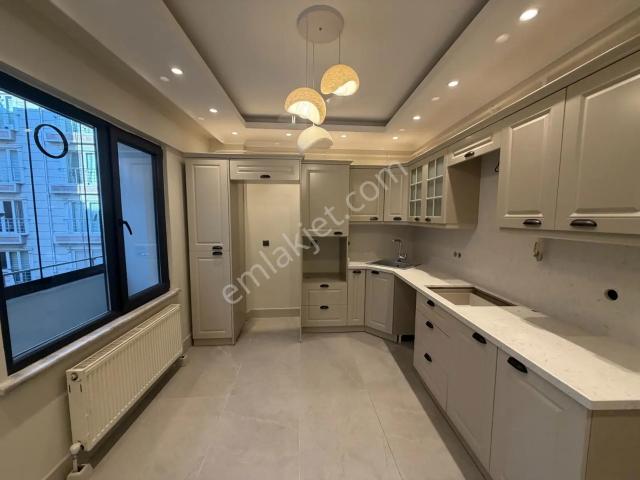 Karakaş Mah Bankalar Caddesi Satılık 2+1 Arakat İçi Sıfır Daire