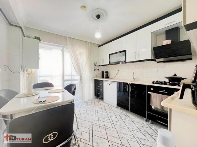 Karakeçili Cad Yakını Yapılı 2.kat Ön Cephe Çift Banyo 3+1 Daire