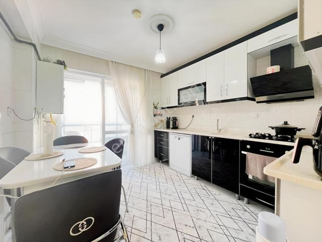 Karakeçili Cad Yakını Yapılı 2.kat Ön Cephe Çift Banyo 3+1 Daire