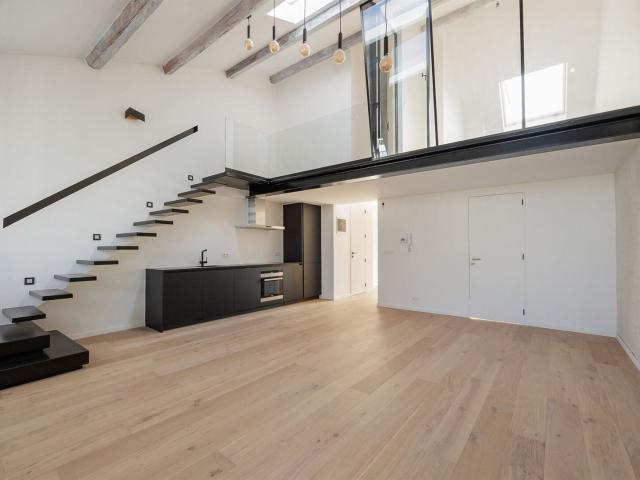 KARAKTERVOL DUPLEXAPPARTEMENT MET TERRAS OP TOPLOCATIE
