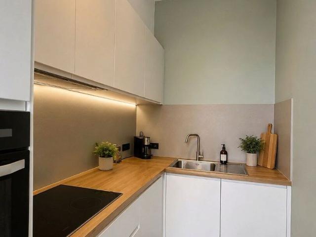 Karaktervol en lichtrijk appartement in een statig herenhuis