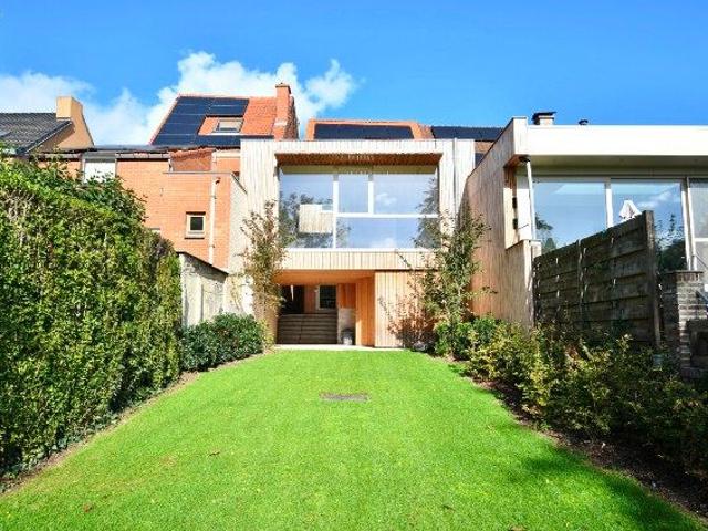 Karaktervolle gerenoveerde woning te Waasmunster