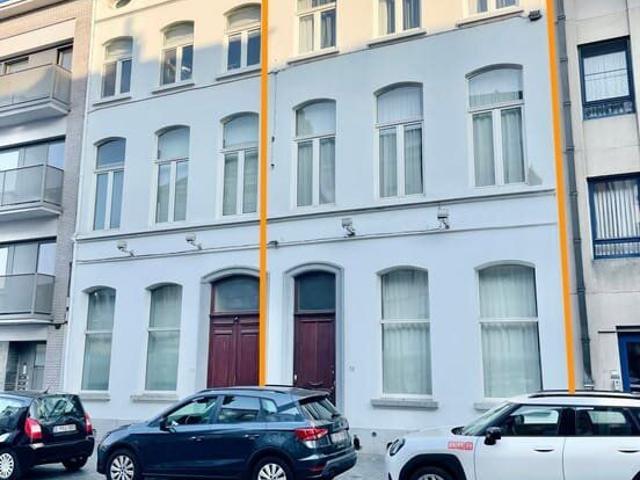 Karaktervolle herenwoning te huur in hartje Aalst