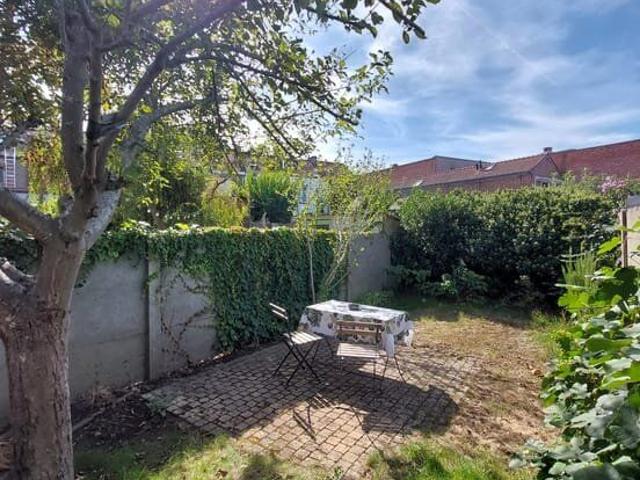 Karaktervolle, lichtrijke & pas gerenoveerde woning met tuin