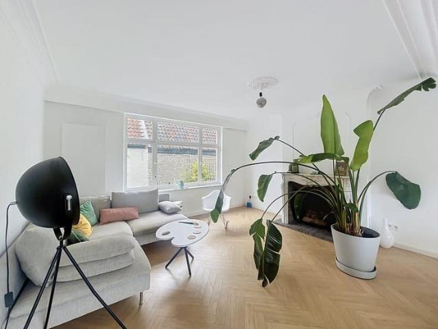 Karaktervolle rijwoning met zicht op de Gentse torens, op.